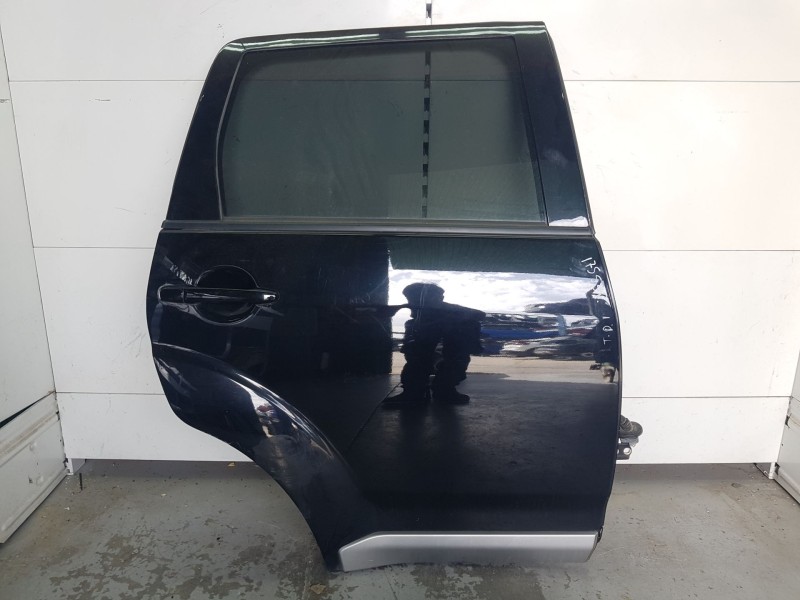 Recambio de puerta trasera derecha para mitsubishi outlander ii (cw_w) 2.2 di-d 4wd referencia OEM IAM 5730A242 TOCADA 