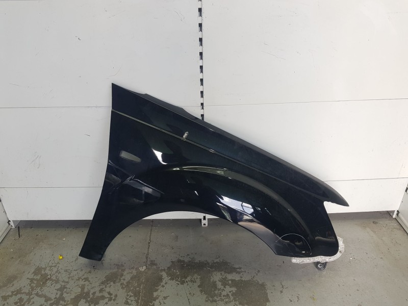 Recambio de aleta delantera derecha para mitsubishi outlander ii (cw_w) 2.2 di-d 4wd referencia OEM IAM 5220C672 ROZADA 