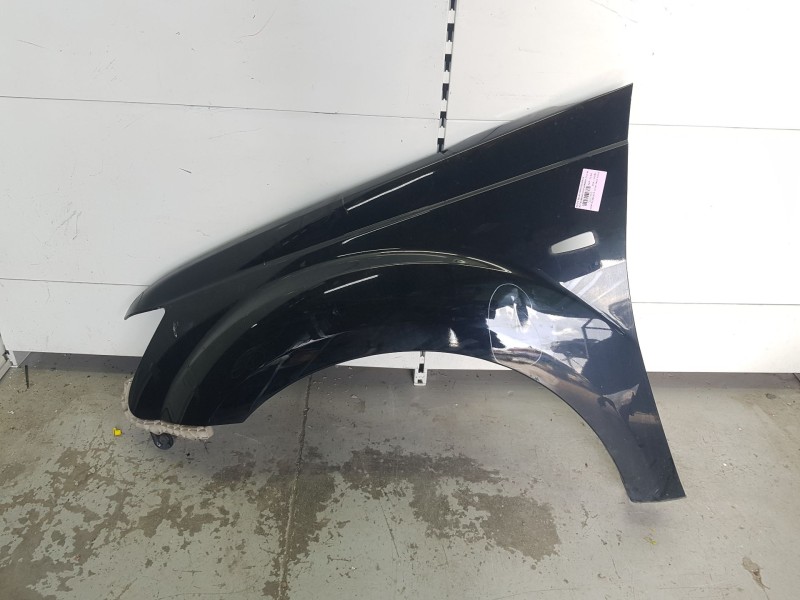 Recambio de aleta delantera izquierda para mitsubishi outlander ii (cw_w) 2.2 di-d 4wd referencia OEM IAM 5220C673 MUY TOCADA 