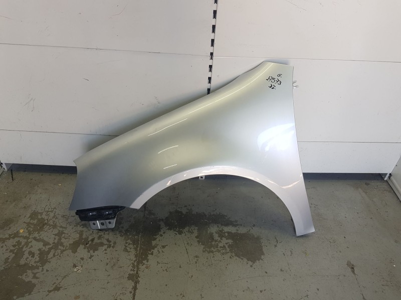 Recambio de aleta delantera izquierda para volkswagen golf v (1k1) 1.4 tsi referencia OEM IAM 1K6821021A  