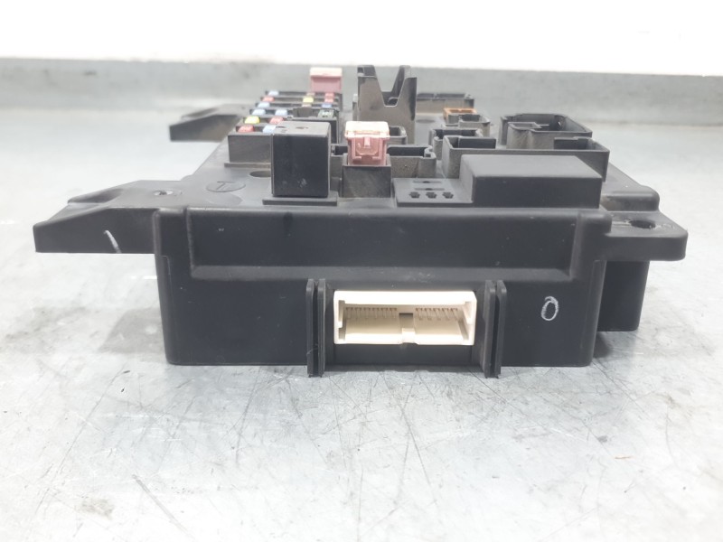 Recambio de caja reles / fusibles para mitsubishi outlander ii (cw_w) 2.2 di-d 4wd referencia OEM IAM 8637A319  