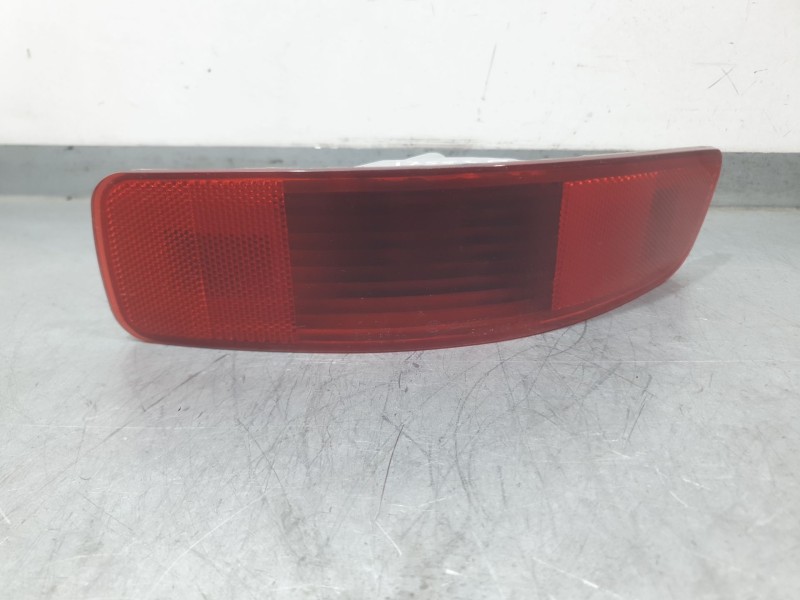 Recambio de piloto trasero derecho paragolpes para mitsubishi outlander ii (cw_w) 2.2 di-d 4wd referencia OEM IAM 8337A014 A0483