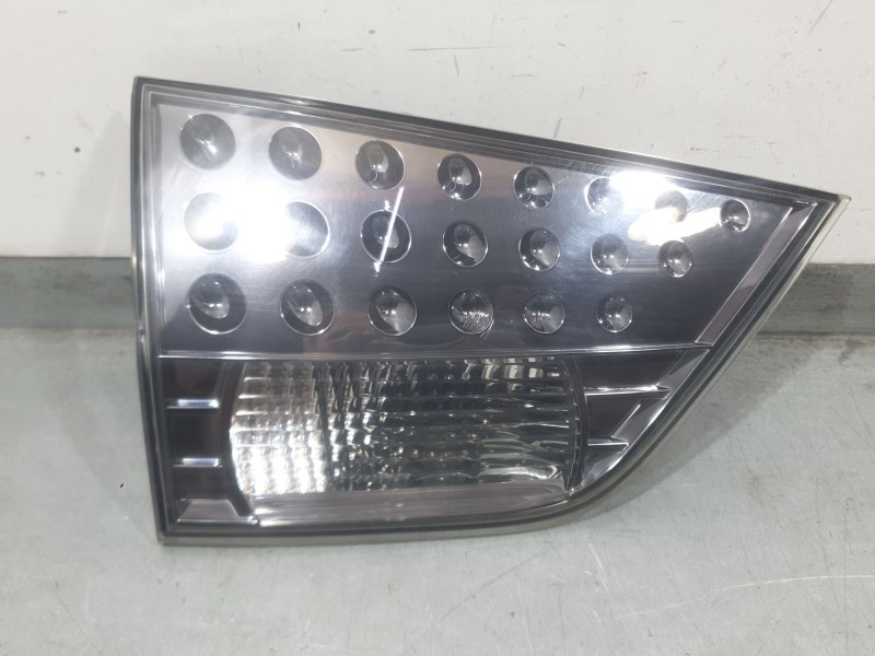 Recambio de piloto trasero izquierdo interior para mitsubishi outlander ii (cw_w) 2.2 di-d 4wd referencia OEM IAM 1146356L 8331A