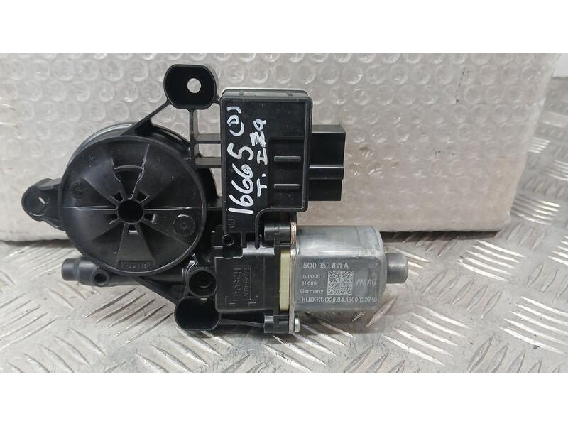 Recambio de motor elevalunas trasero izquierdo para seat leon st (5f8) 2.0 tdi referencia OEM IAM 5Q0959811A  0130822725