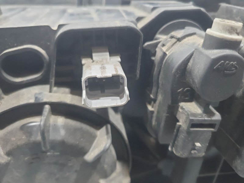 Recambio de faro derecho para renault talisman (lp_) 1.6 dci 130 referencia OEM IAM 260108543R 1011500404 VALEO