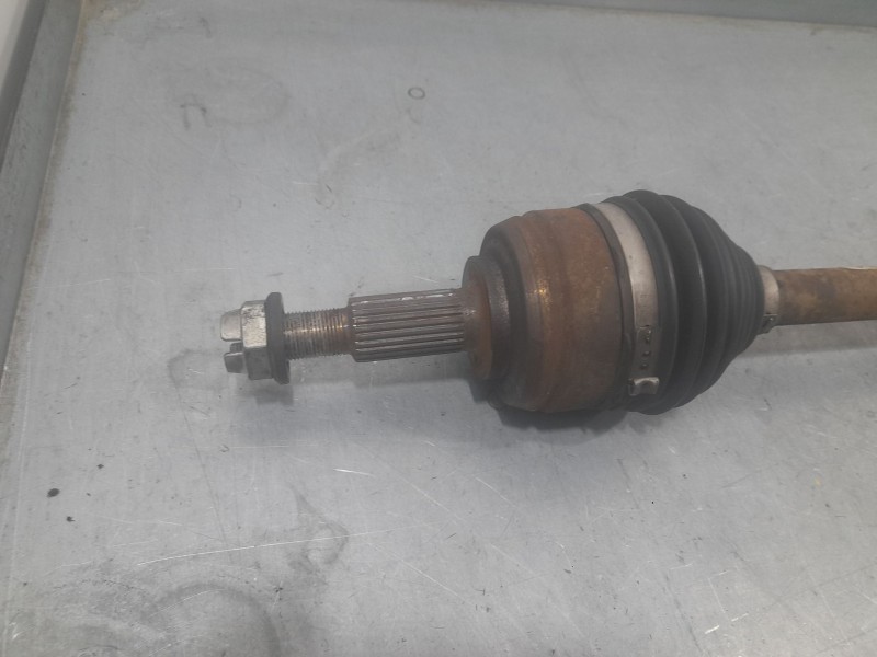 Recambio de transmision delantera derecha para renault express furgoneta/monovolumen 1.5 blue dci 95 (f6ab) referencia OEM IAM 3