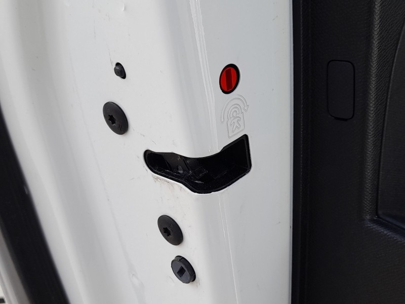 Recambio de cerradura puerta trasera izquierda para opel corsa f (p2jo) 1.2 (68) referencia OEM IAM 9844413080  