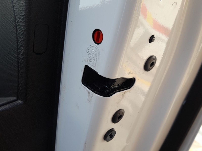 Recambio de cerradura puerta trasera derecha para opel corsa f (p2jo) 1.2 (68) referencia OEM IAM 9844412880  