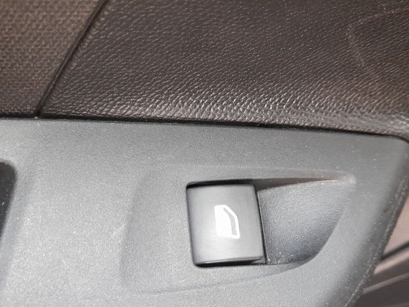 Recambio de mando elevalunas trasero izquierdo para opel corsa f (p2jo) 1.2 (68) referencia OEM IAM 98044803ZD  