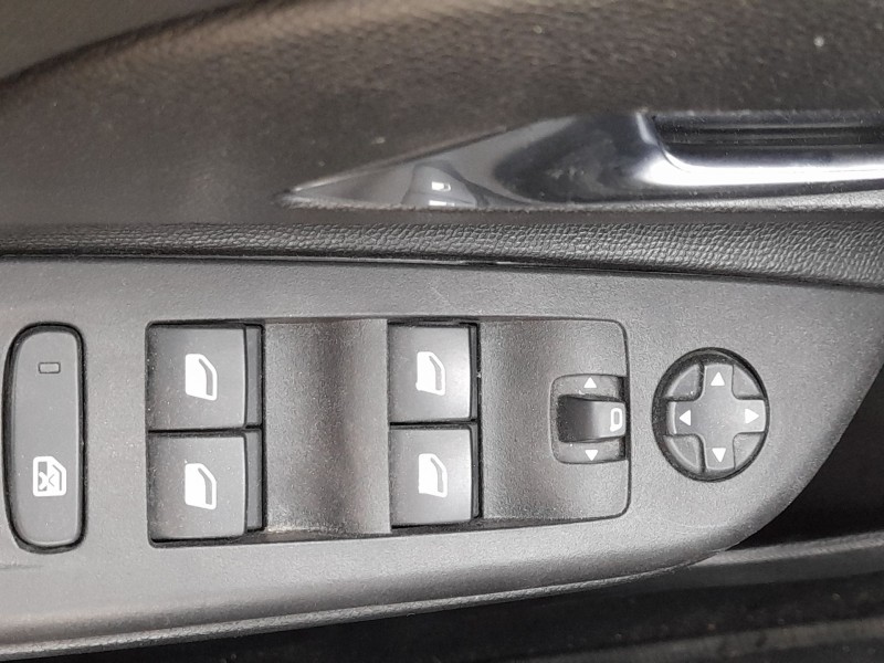 Recambio de mando elevalunas delantero izquierdo para opel corsa f (p2jo) 1.2 (68) referencia OEM IAM 96788281ZD  