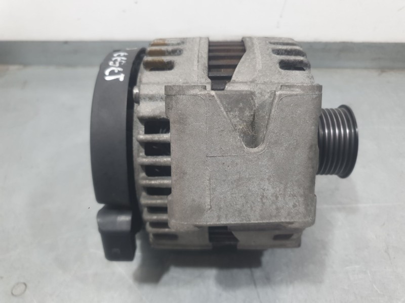 Recambio de alternador para mercedes-benz clase e (w211) e 280 (211.054) referencia OEM IAM A0131545602 0121715014 BOSCH