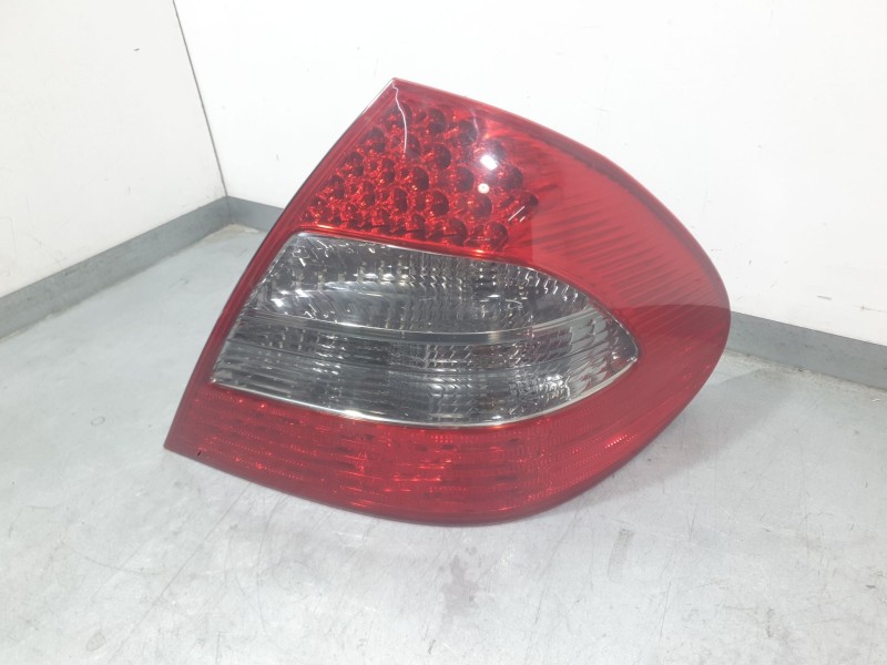 Recambio de piloto trasero derecho para mercedes-benz clase e (w211) e 280 (211.054) referencia OEM IAM A211820046464 1032004 