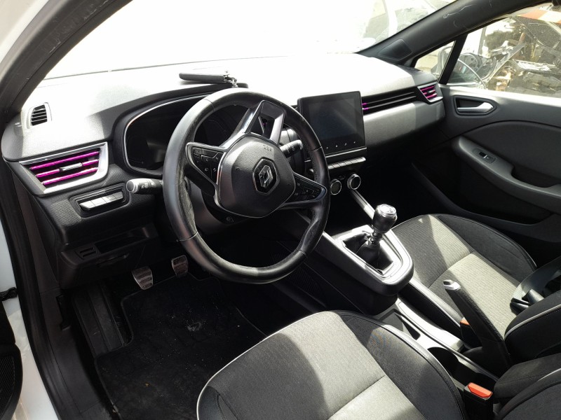 renault clio v (b7_) del año 2020