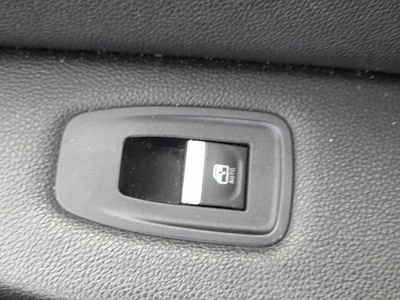 Recambio de mando elevalunas delantero derecho para renault clio v (b7_) 1.0 tce 100 (b7mt) referencia OEM IAM 254013877R  