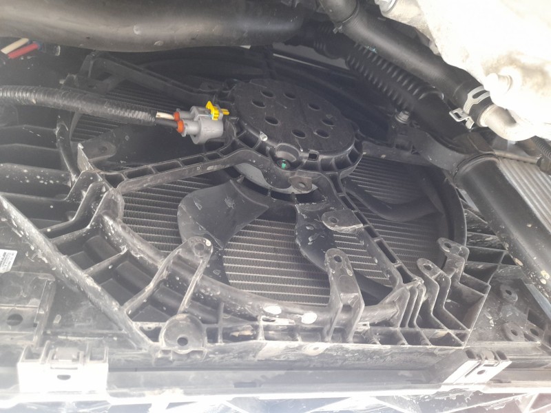 Recambio de electroventilador para renault clio v (b7_) 1.0 tce 100 (b7mt) referencia OEM IAM 214815462R  