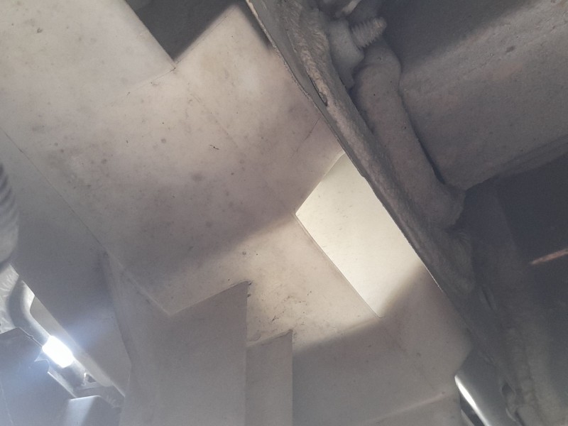 Recambio de refuerzo paragolpes trasero para renault clio v (b7_) 1.0 tce 100 (b7mt) referencia OEM IAM 850942892R  