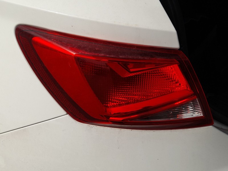 Recambio de piloto trasero izquierdo exterior para seat leon (5f1) 1.6 tdi referencia OEM IAM 5F0945095D  