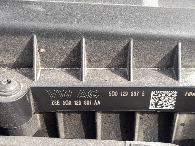 Recambio de carcasa filtro aire para seat leon (5f1) 1.6 tdi referencia OEM IAM 5Q0129607S  