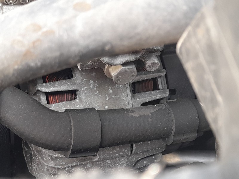 Recambio de alternador para seat leon (5f1) 1.6 tdi referencia OEM IAM 04L903021L 03L903023LX 