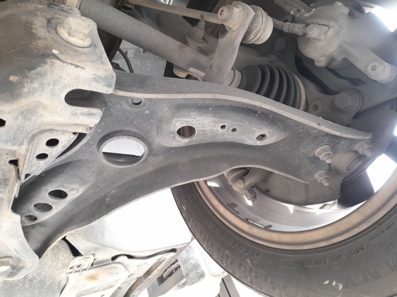 Recambio de brazo suspension inferior delantero izquierdo para seat leon (5f1) 1.6 tdi referencia OEM IAM 5WA407151  