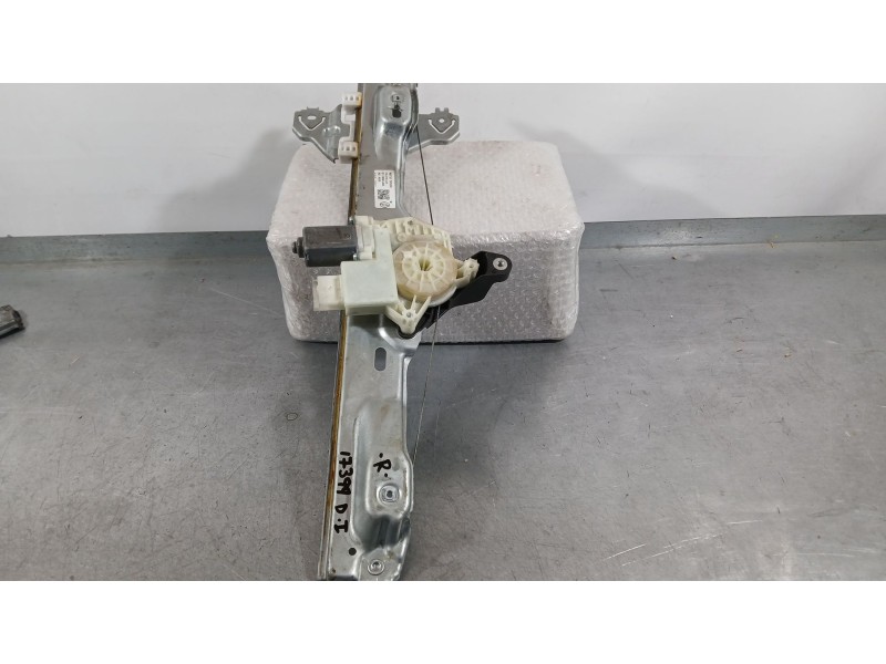 Recambio de elevalunas delantero izquierdo para renault kadjar (ha_, hl_) 1.5 blue dci 115 referencia OEM IAM 807217052R  