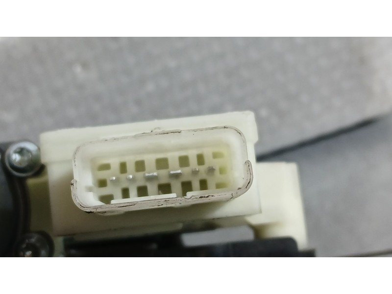 Recambio de elevalunas delantero izquierdo para renault kadjar (ha_, hl_) 1.5 blue dci 115 referencia OEM IAM 807217052R  