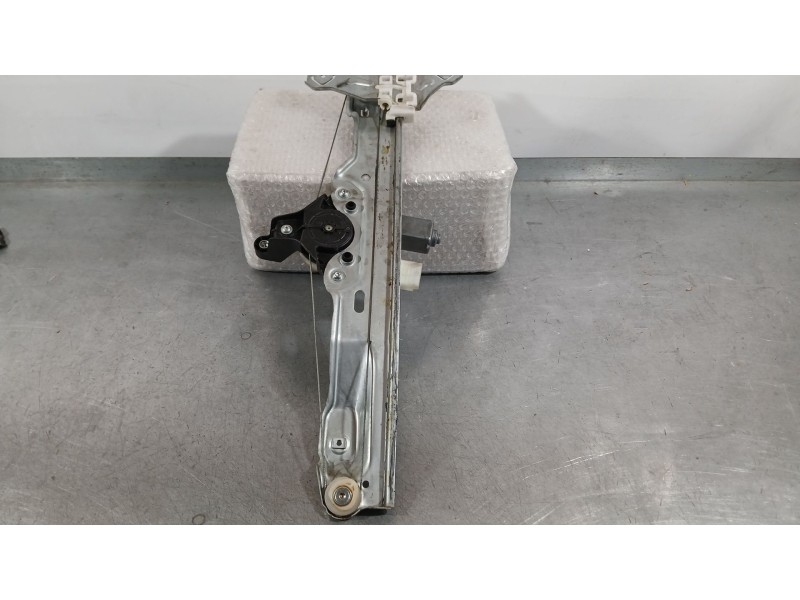 Recambio de elevalunas delantero izquierdo para renault kadjar (ha_, hl_) 1.5 blue dci 115 referencia OEM IAM 807217052R  