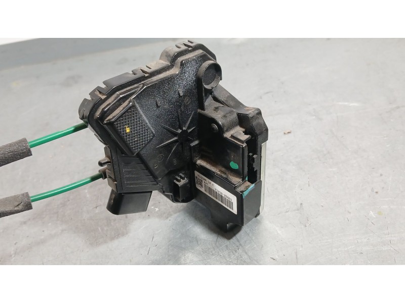 Recambio de cerradura puerta trasera izquierda para ssangyong tivoli 1.6 xdi 160 referencia OEM IAM 7131035001  