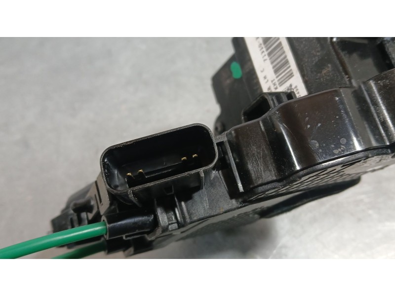 Recambio de cerradura puerta trasera izquierda para ssangyong tivoli 1.6 xdi 160 referencia OEM IAM 7131035001  
