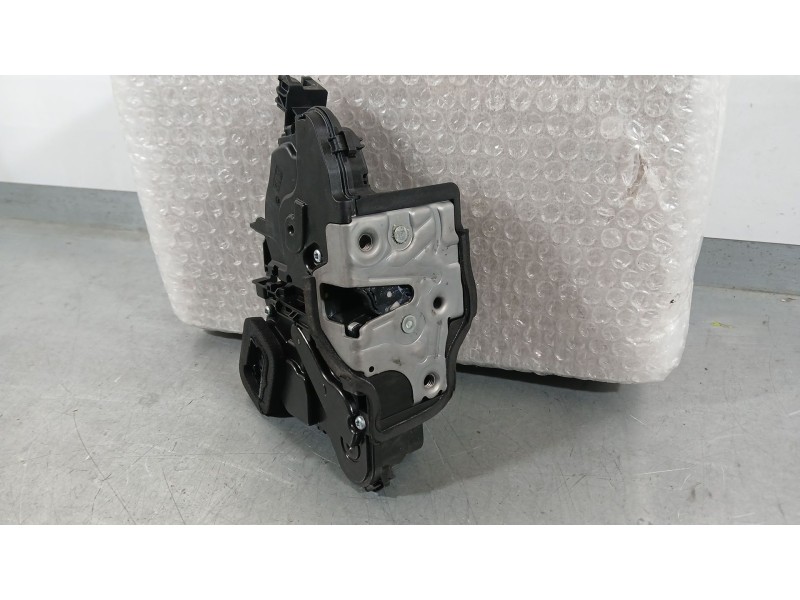 Recambio de cerradura puerta delantera izquierda para skoda octavia iv (nx3, nn3, pv3) 1.5 tsi referencia OEM IAM 3J1837015A  