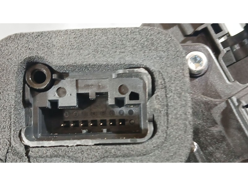 Recambio de cerradura puerta delantera izquierda para skoda octavia iv (nx3, nn3, pv3) 1.5 tsi referencia OEM IAM 3J1837015A  