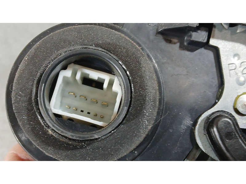 Recambio de cerradura puerta trasera derecha para lexus nx (_z1_) 300h (ayz10_) referencia OEM IAM 6905012410  