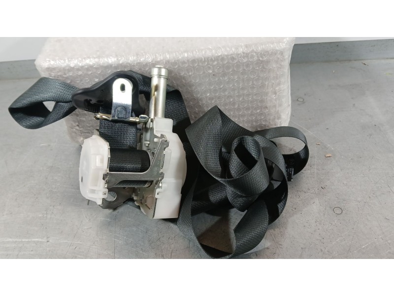 Recambio de pretensor airbag trasero izquierdo para toyota yaris (_p13_) 1.5 (nsp131_) referencia OEM IAM 733700D171C2  