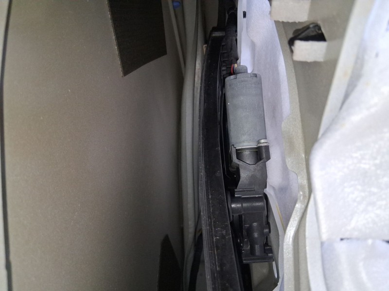 Recambio de elevalunas trasero derecho para peugeot 3008 ii suv (mc_, mr_, mj_, m4_) 1.5 bluehdi 130 referencia OEM IAM 98401901