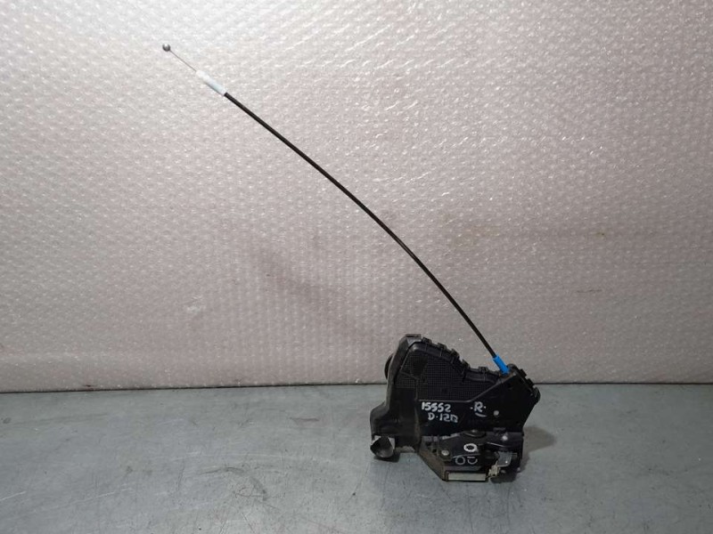 Recambio de cerradura puerta delantera izquierda para toyota auris hybrid business referencia OEM IAM 6904002211  4 PINES