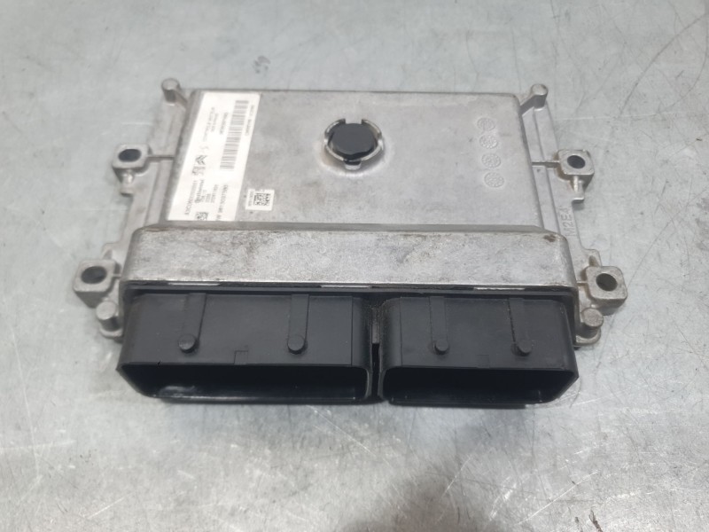 Recambio de centralita motor uce para citroën c3 iii (sx) 1.2 puretech 82 referencia OEM IAM 9838397680 A3C0600500001 CONTINENTA