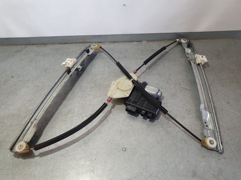 Recambio de elevalunas delantero izquierdo para citroën c4 grand picasso exclusive referencia OEM IAM 9221CV  ELECTRICO