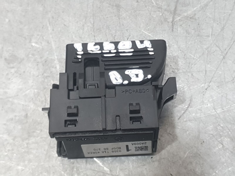 Recambio de mando elevalunas delantero derecho para mazda cx-30 (dm) skyactiv-x m hybrid referencia OEM IAM BDGF66370  