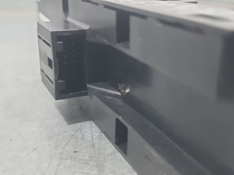 Recambio de mando elevalunas delantero izquierdo para mazda cx-30 (dm) skyactiv-x m hybrid referencia OEM IAM BDMC66350A C/ MAND