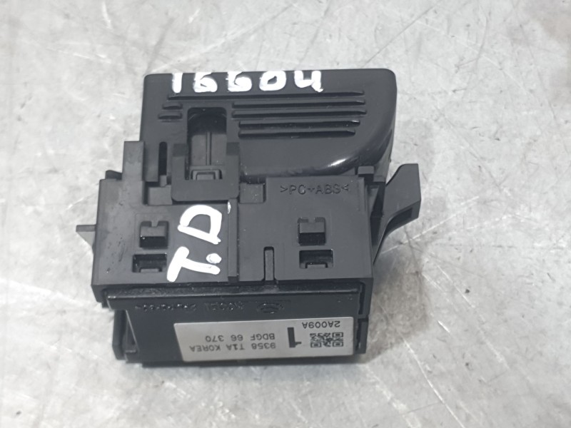 Recambio de mando elevalunas trasero derecho para mazda cx-30 (dm) skyactiv-x m hybrid referencia OEM IAM BDGF66370  