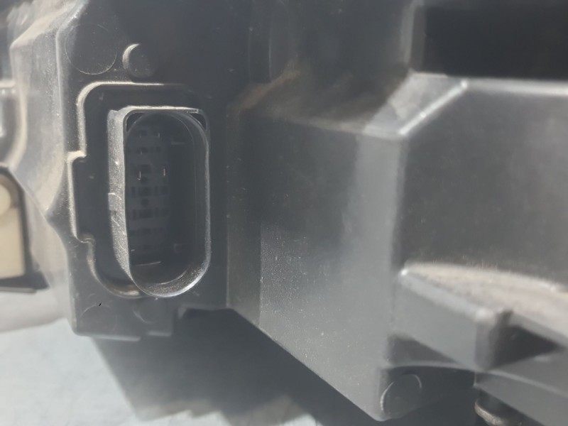 Recambio de faro derecho para volkswagen t-cross (c11, d31) 1.0 tsi referencia OEM IAM 2GM941036B 90142356 VALEO