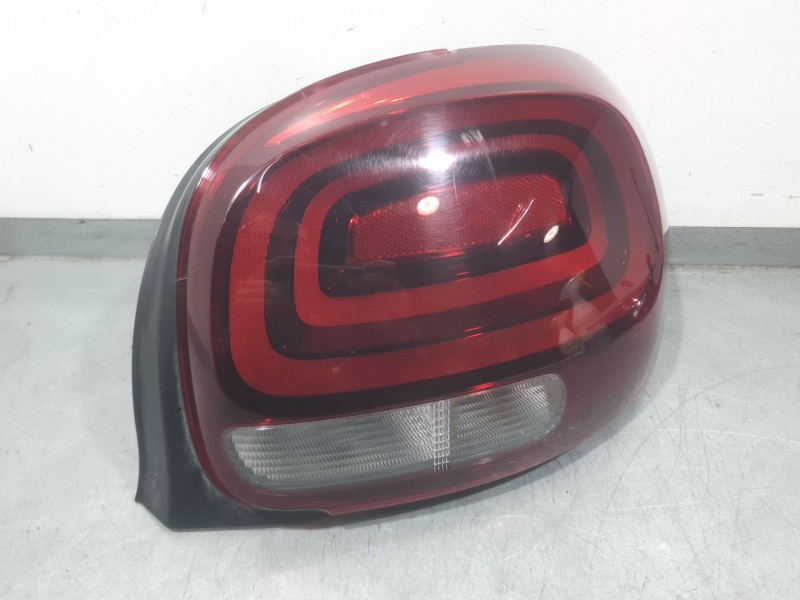 Recambio de piloto trasero derecho para citroën c3 iii (sx) 1.2 puretech 82 referencia OEM IAM 9812257480 L90074662 VALEO