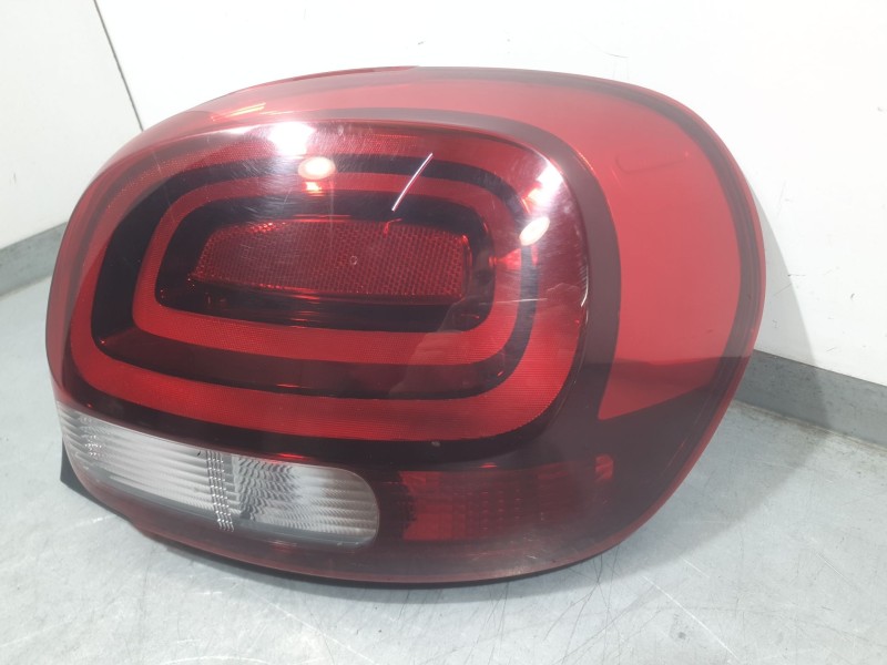 Recambio de piloto trasero derecho para citroën c3 iii (sx) 1.2 puretech 82 referencia OEM IAM 9812257480 L90074662 VALEO