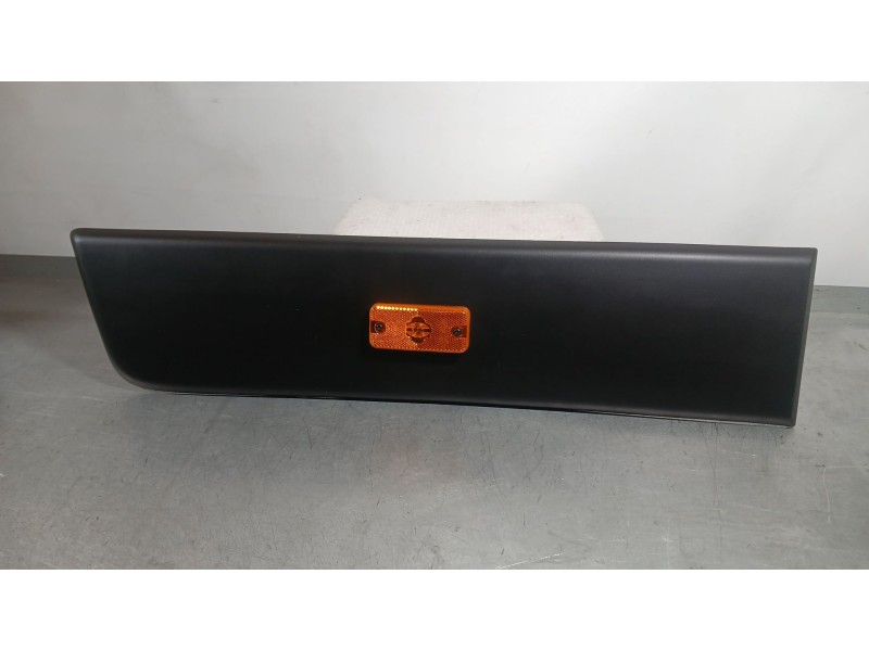 Recambio de moldura para citroën jumper iii furgoneta 2.2 bluehdi 140 referencia OEM IAM 1306610070 LATERAL DERECHA TRASERA CON 