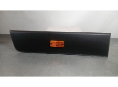 MOLDURA 1306610070 LATERAL DERECHA TRASERA CON `PILOTO 18072580