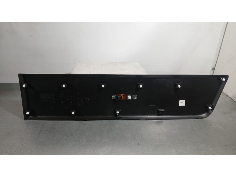 Recambio de moldura para citroën jumper iii furgoneta 2.2 bluehdi 140 referencia OEM IAM 1306610070 LATERAL DERECHA TRASERA CON 