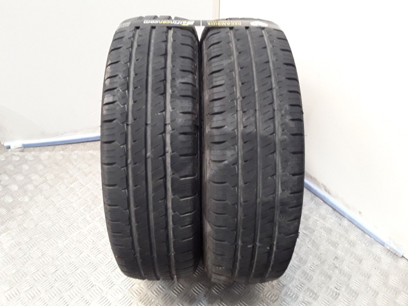 Recambio de neumatico pareja para neumaticos reutilizados - referencia OEM IAM 2157516C113-111R HANKOOK 215/75/16C/113-111R