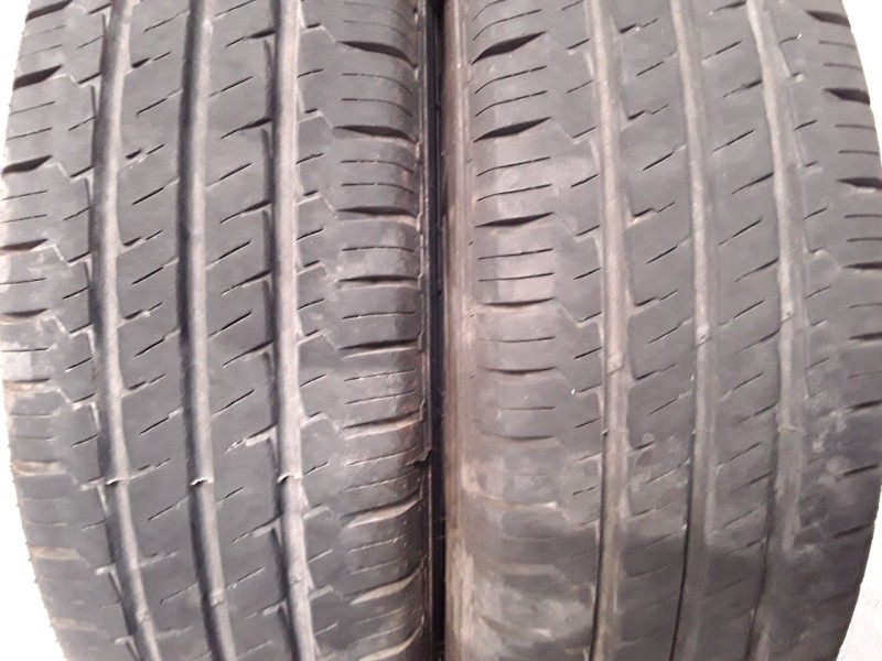 Recambio de neumatico pareja para neumaticos reutilizados - referencia OEM IAM 2157516C113-111R HANKOOK 215/75/16C/113-111R