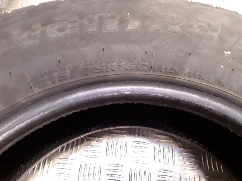 Recambio de neumatico pareja para neumaticos reutilizados - referencia OEM IAM 2157516C113-111R HANKOOK 215/75/16C/113-111R