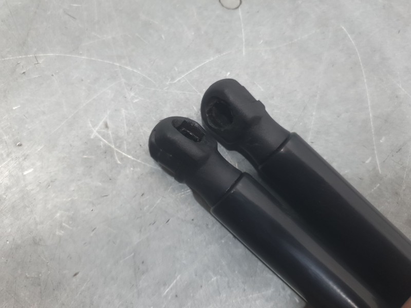 Recambio de amortiguadores maletero / porton para volkswagen t-cross (c11, d31) 1.0 tsi referencia OEM IAM 2GM82755005S  